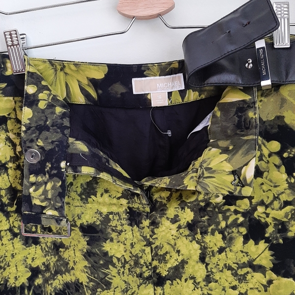 Michael Kors Black Floral skirt - Picture 2 of 6